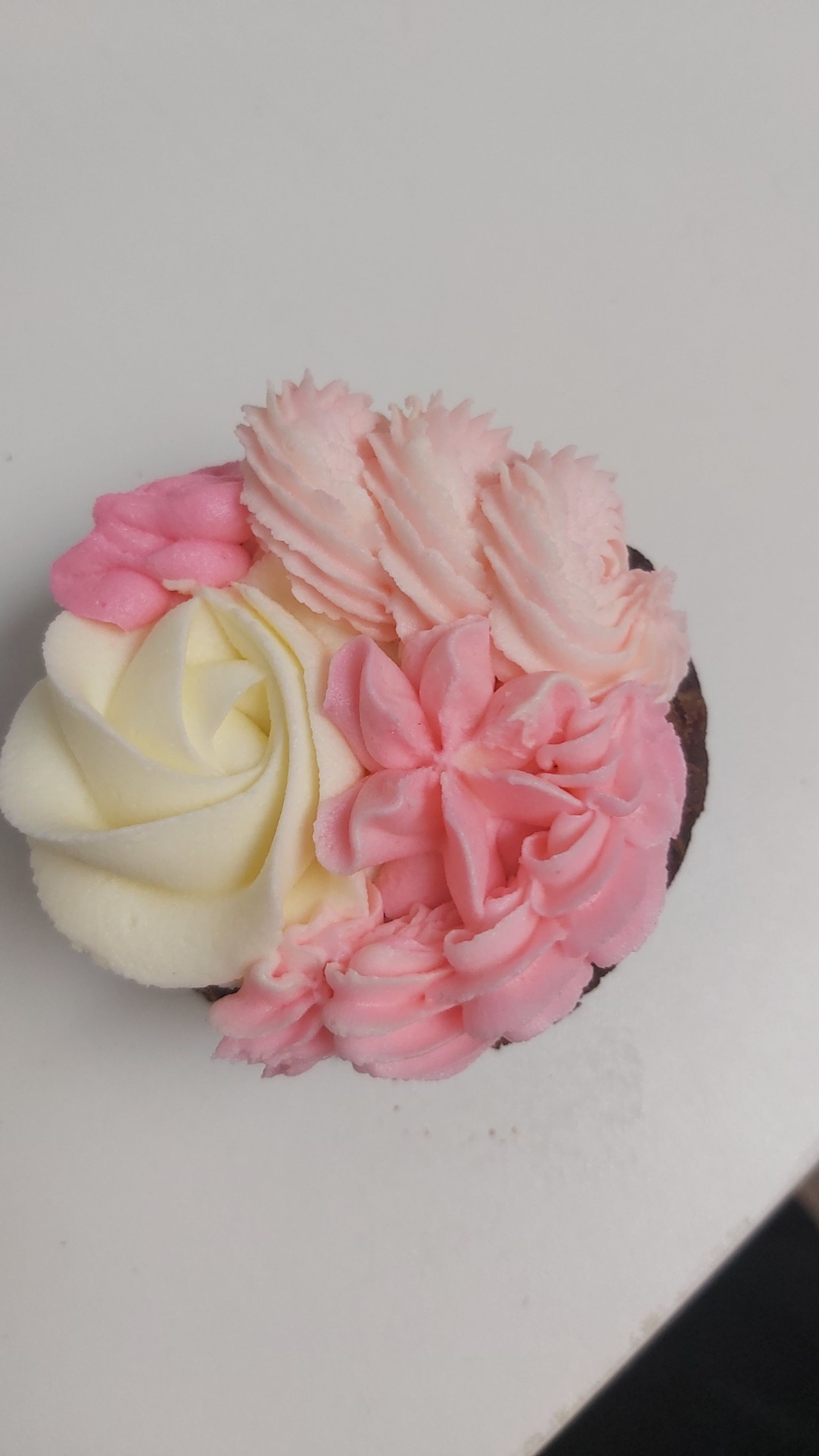 Cake Decorating - Piped Rose Cake